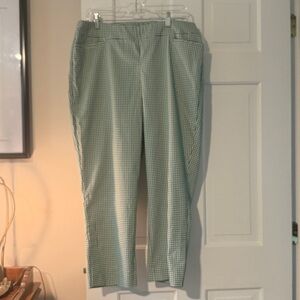 Chico's Kelly Green  and White Gingham Capris. Size 2.5/14